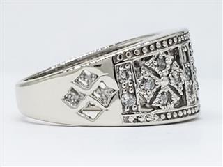 10K Solid White Gold Diamond Maltese Cross Ring Size 5.75